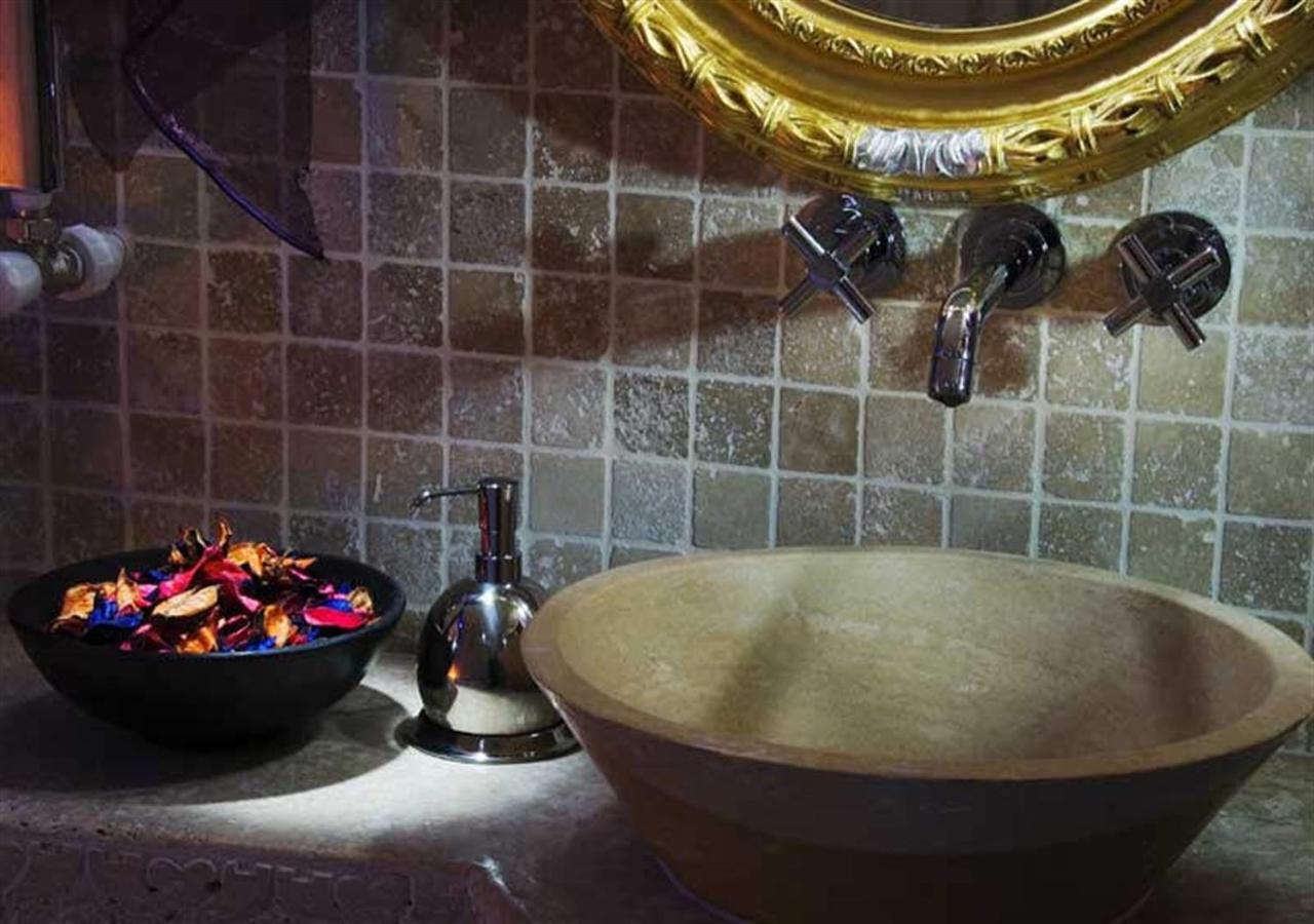 Cappadocia Perimasali Cave Hotel อูร์กุบ ภายนอก รูปภาพ